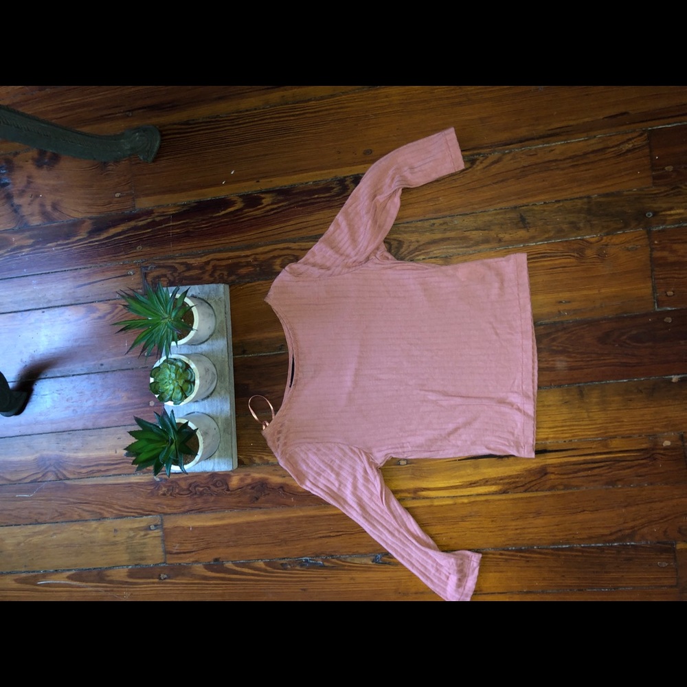 Pink quarter sleeve crop top